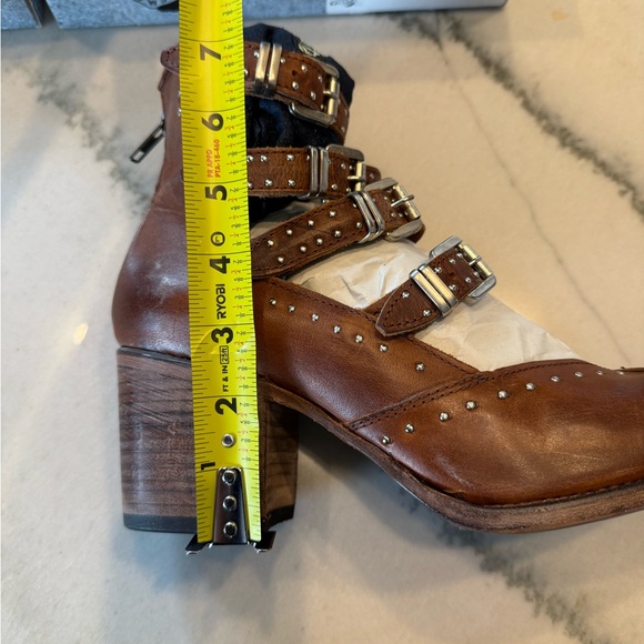 NIB Freebird Felicity Cognac size 10 - Picture 12 of 12